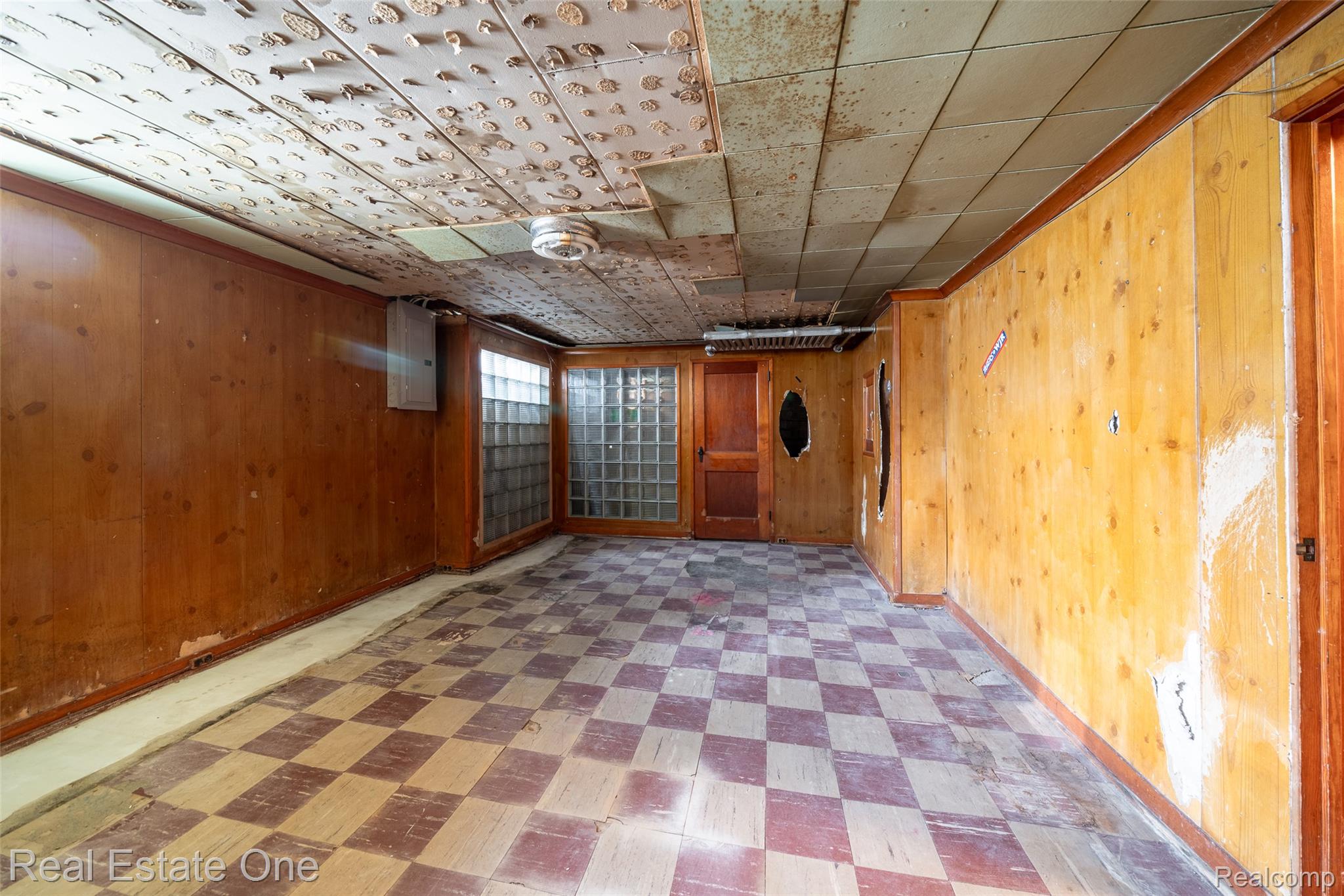 326 W Iroquois Road