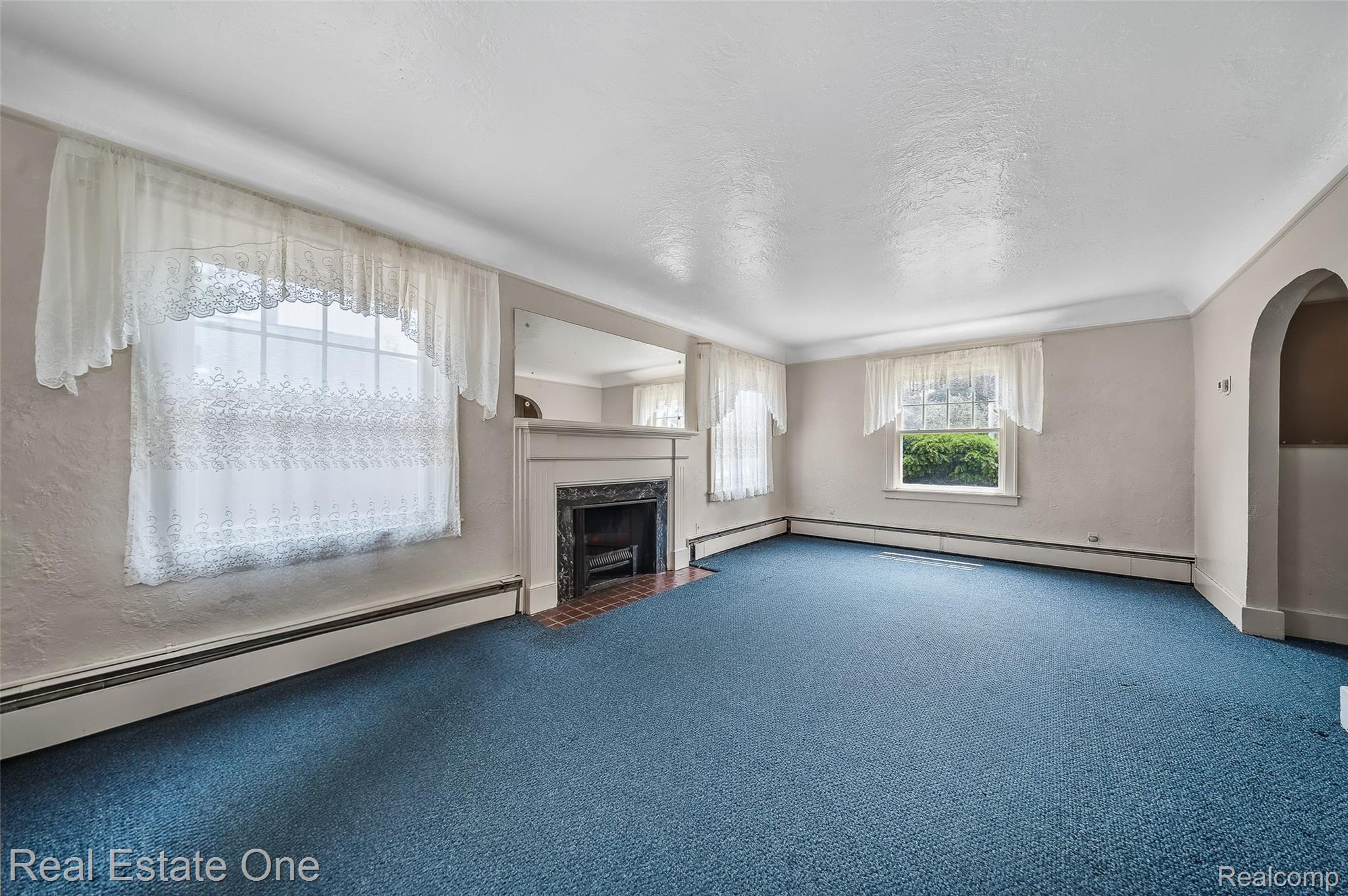 326 W Iroquois Road