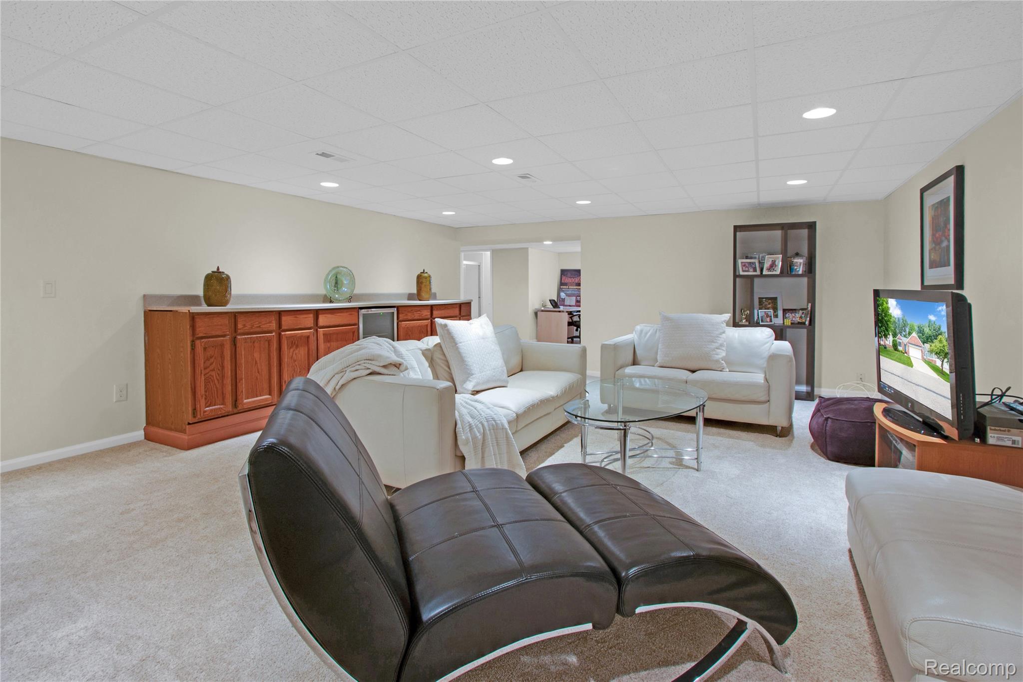 41630 Kenilworth Lane