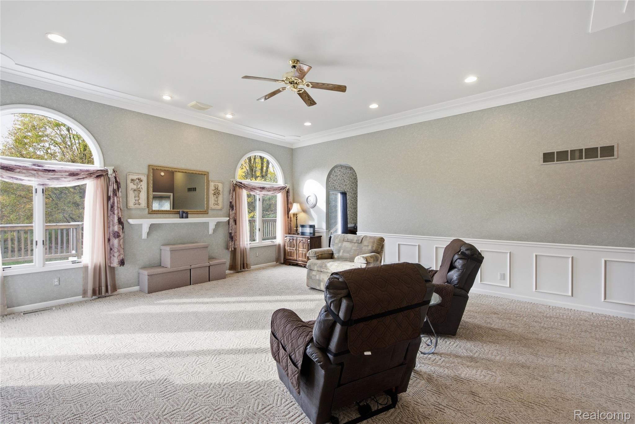 12090 Great Oaks DR
