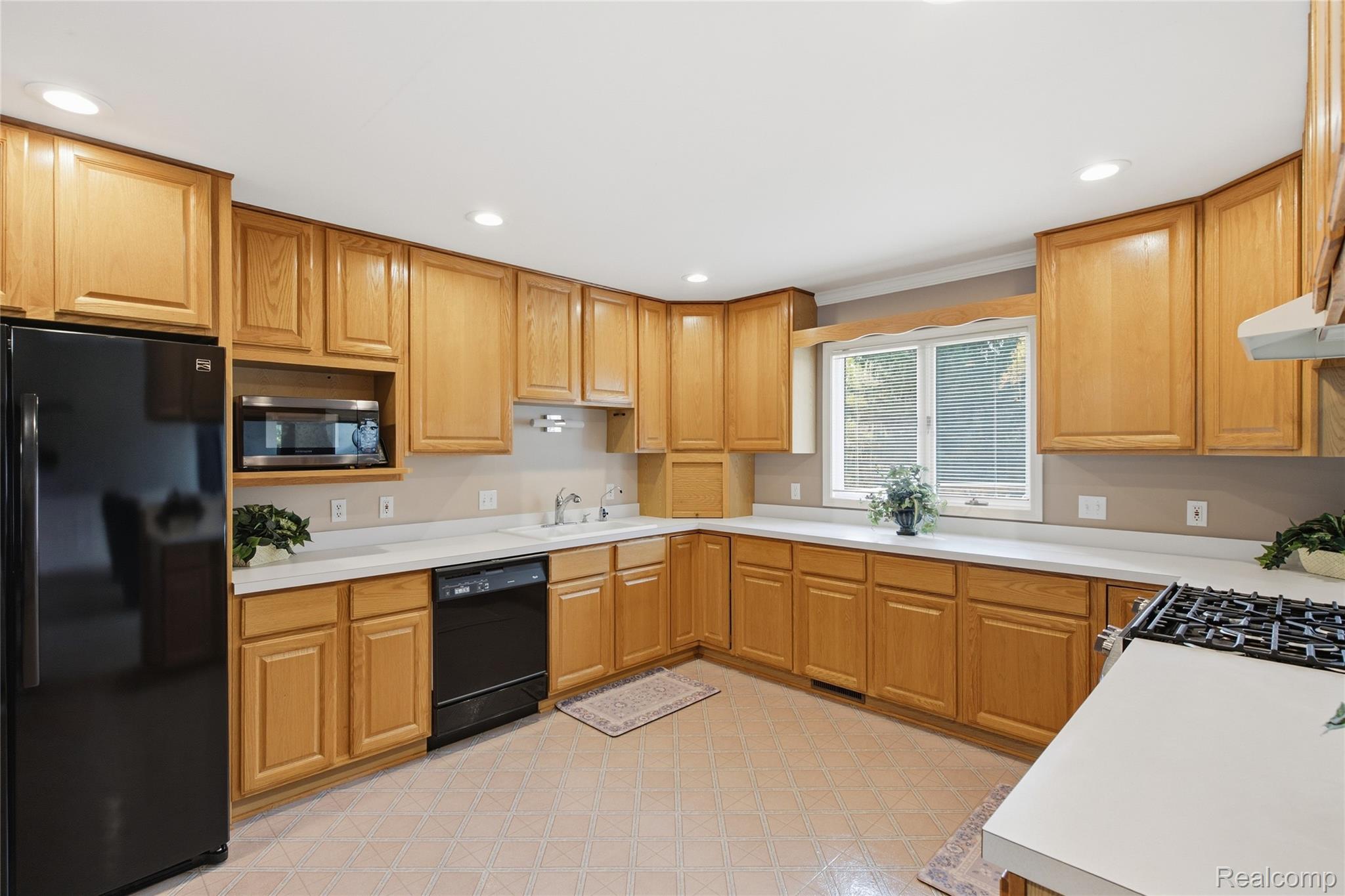12090 Great Oaks DR