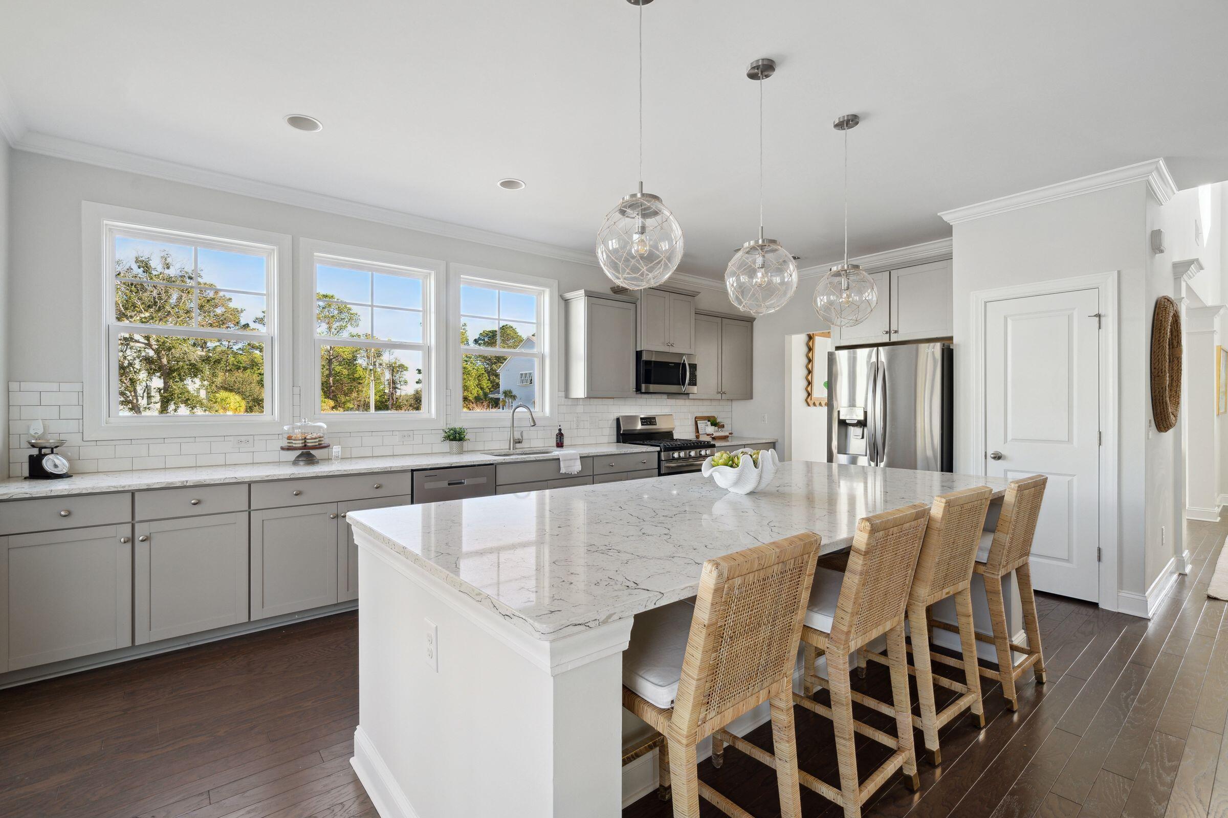 2228 Midden Drive
