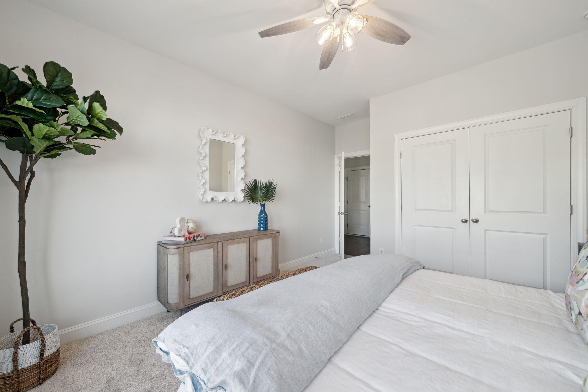 2228 Midden Drive