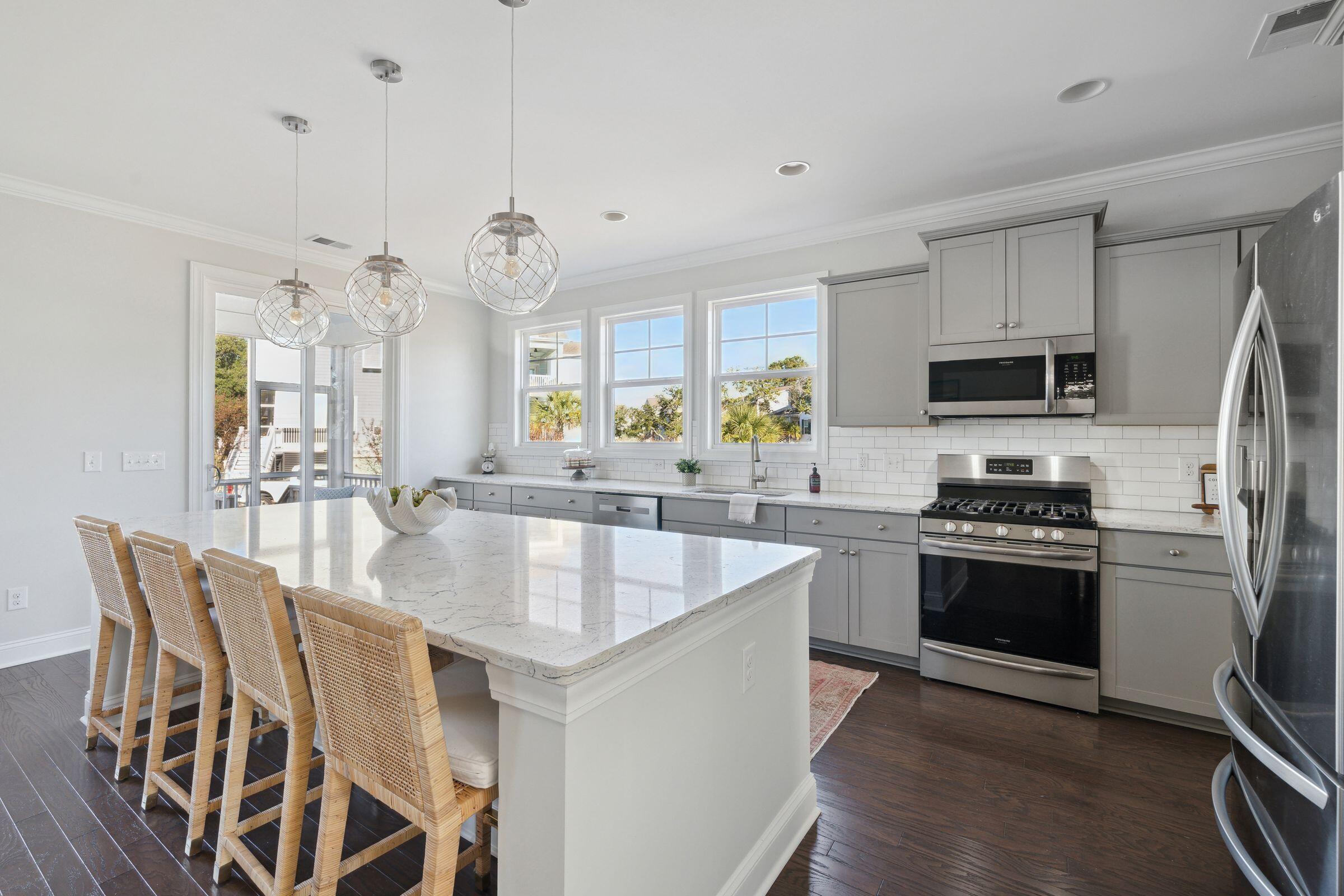 2228 Midden Drive