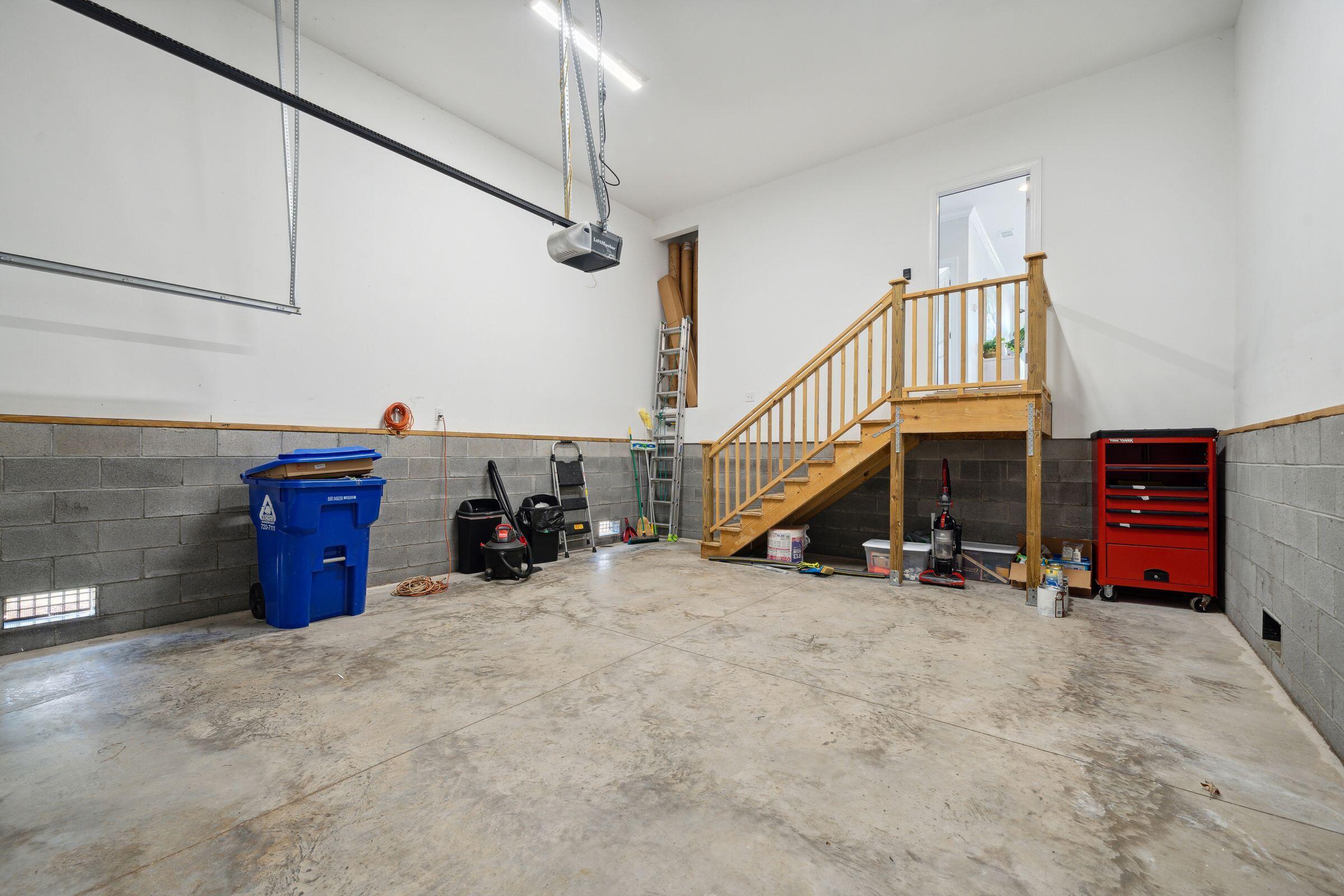 2228 Midden Drive