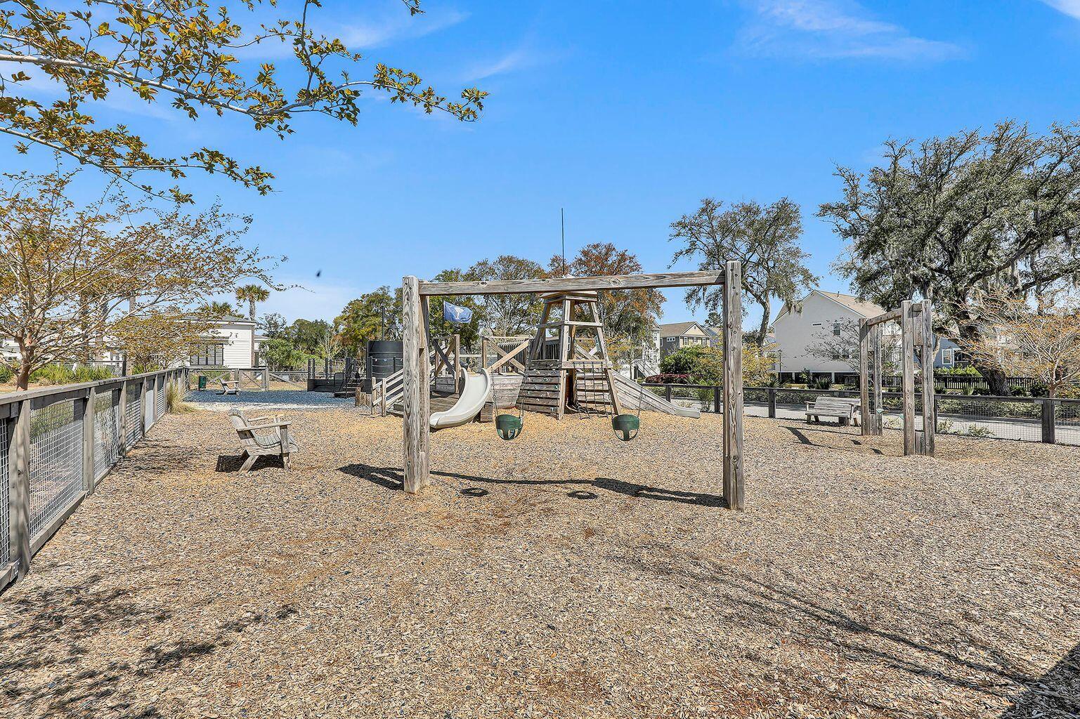 2228 Midden Drive
