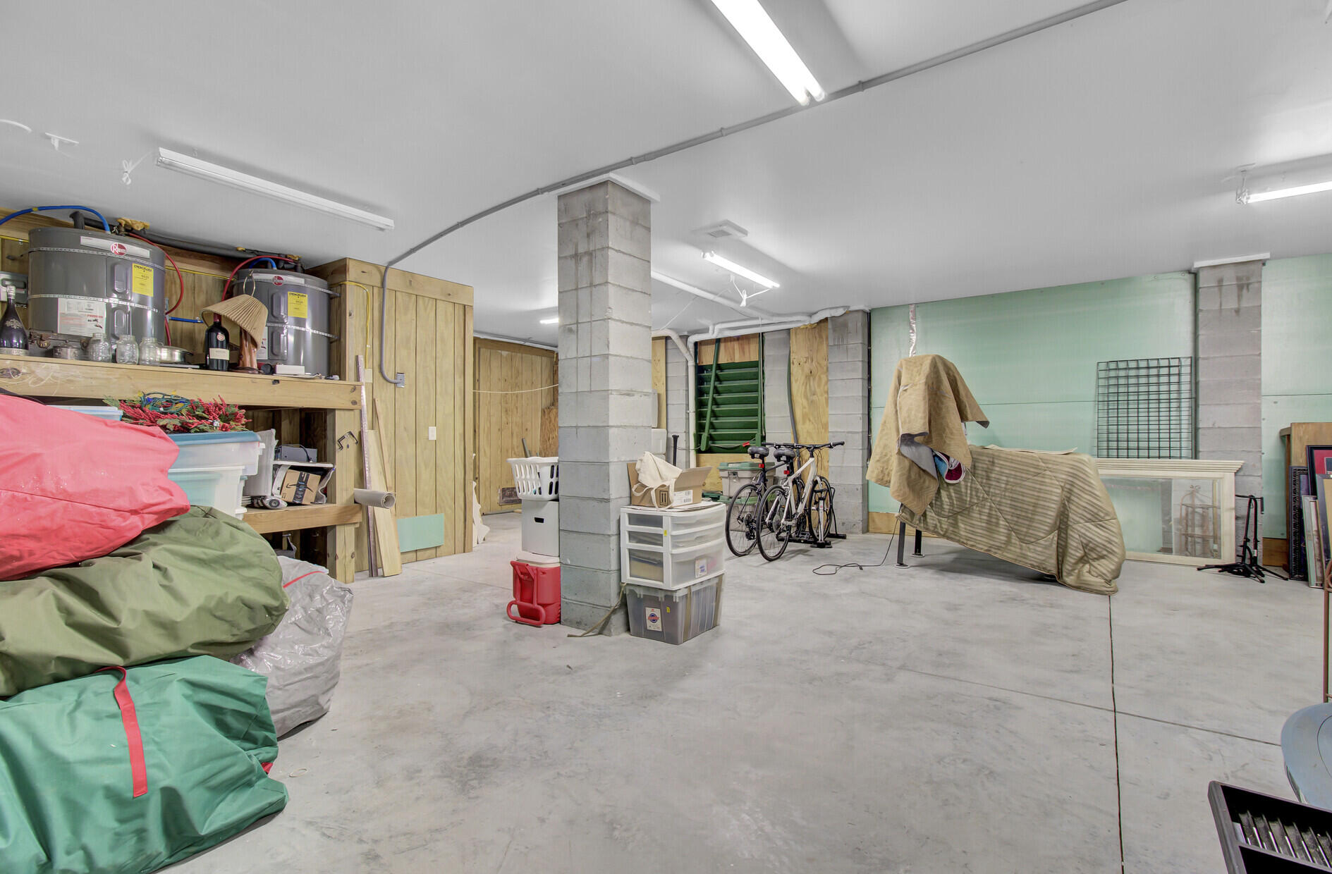2516 Charter Oaks Drive
