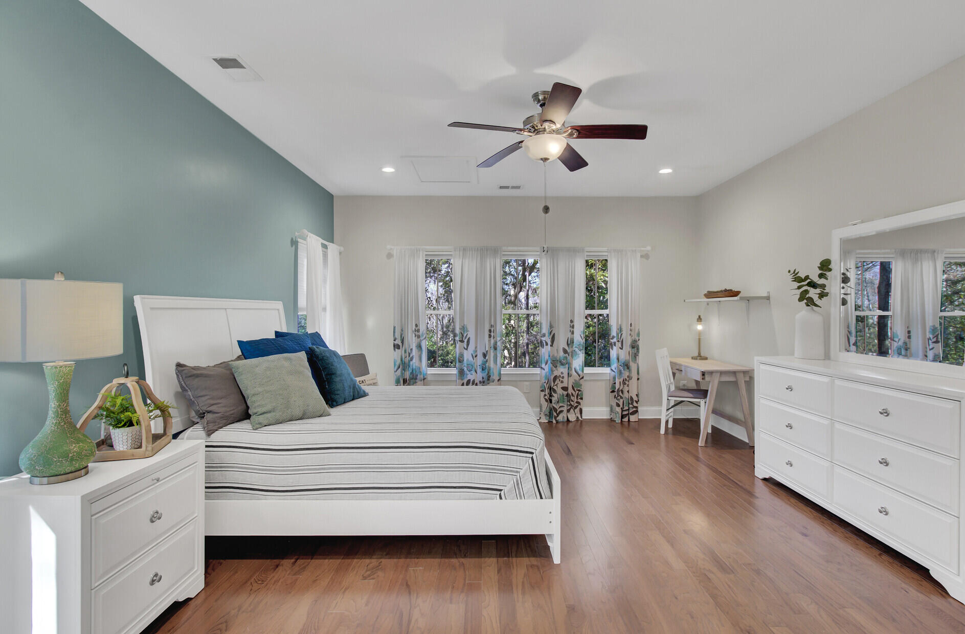 2516 Charter Oaks Drive