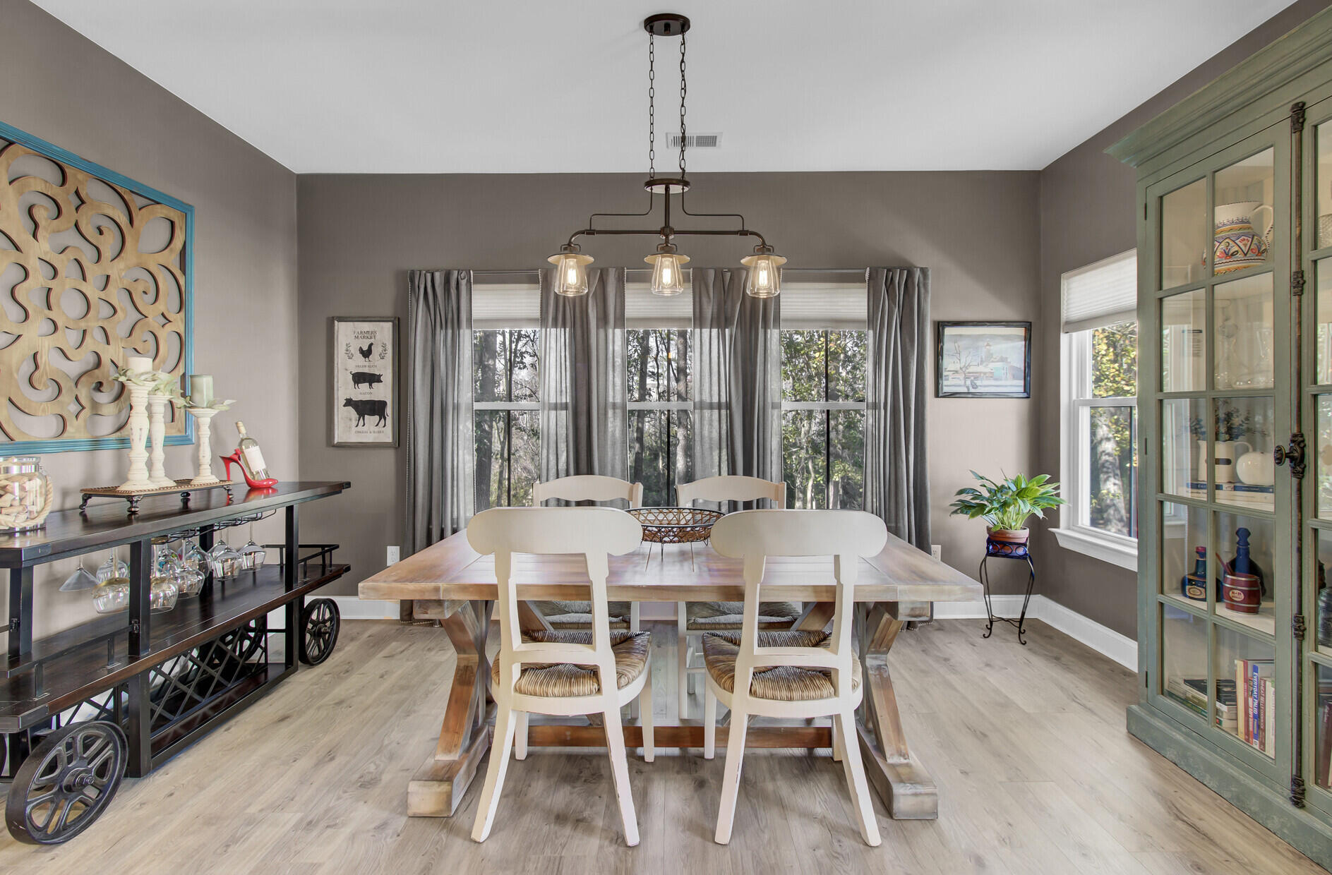 2516 Charter Oaks Drive