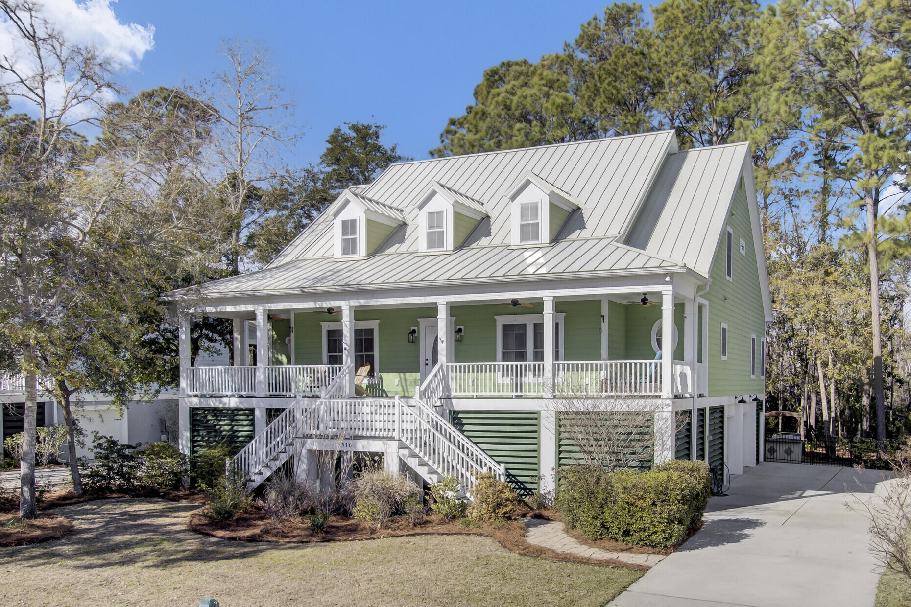2516 Charter Oaks Drive