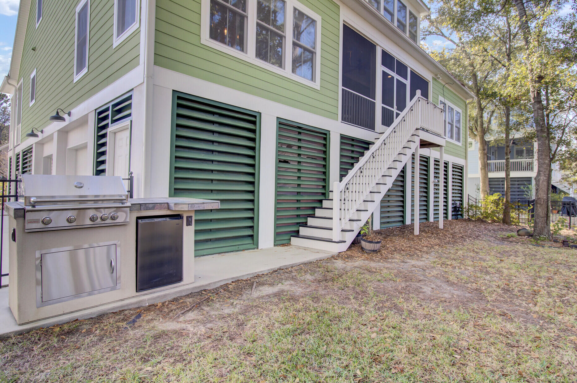 2516 Charter Oaks Drive