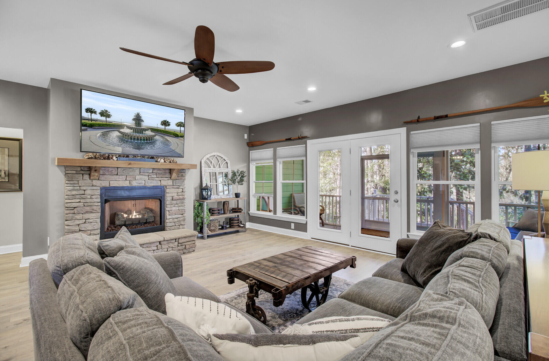 2516 Charter Oaks Drive
