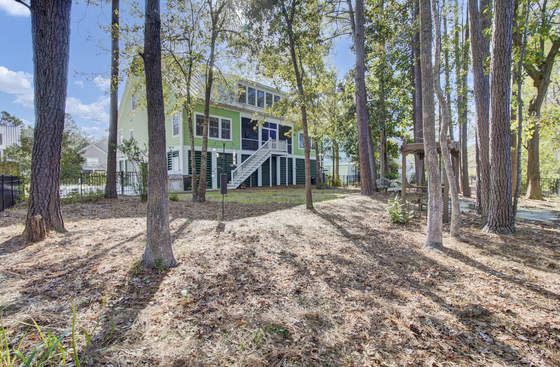 2516 Charter Oaks Drive