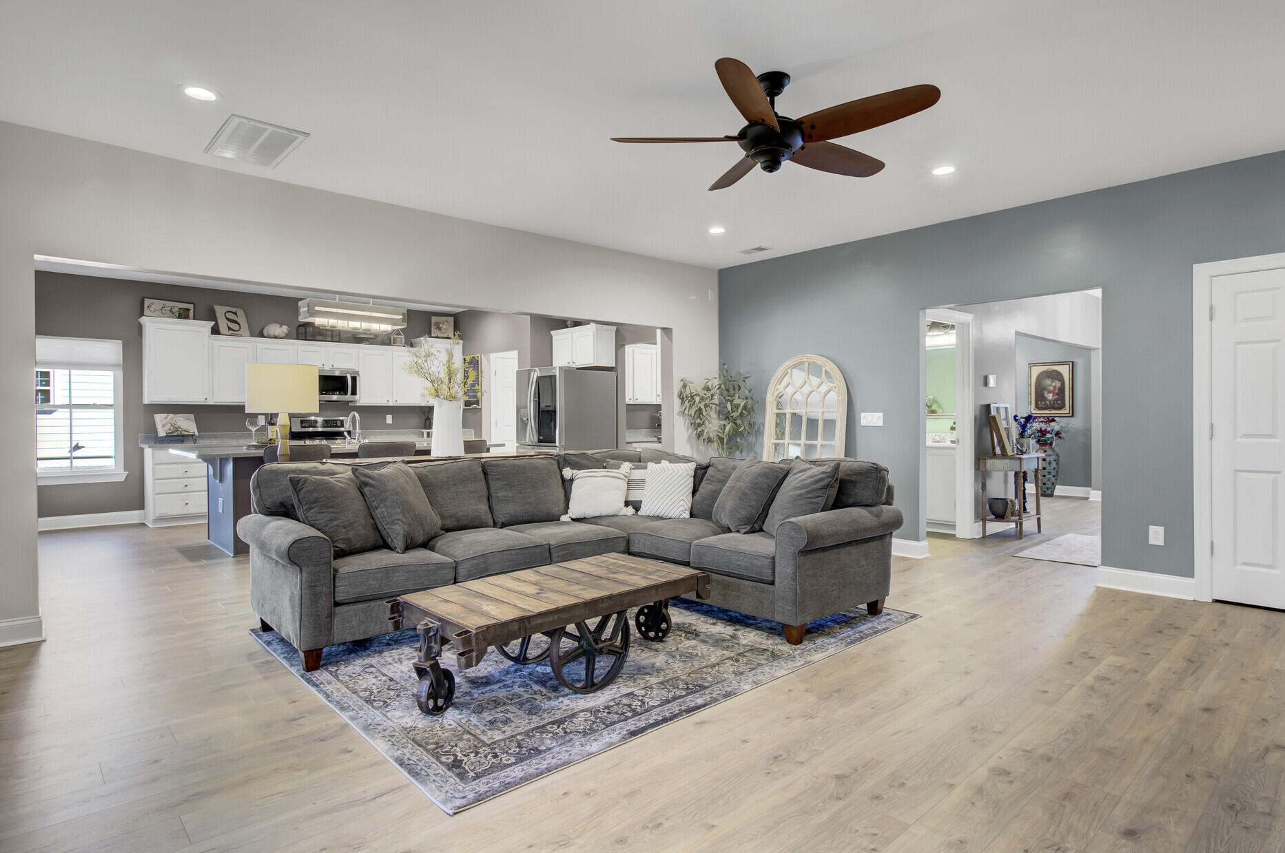 2516 Charter Oaks Drive