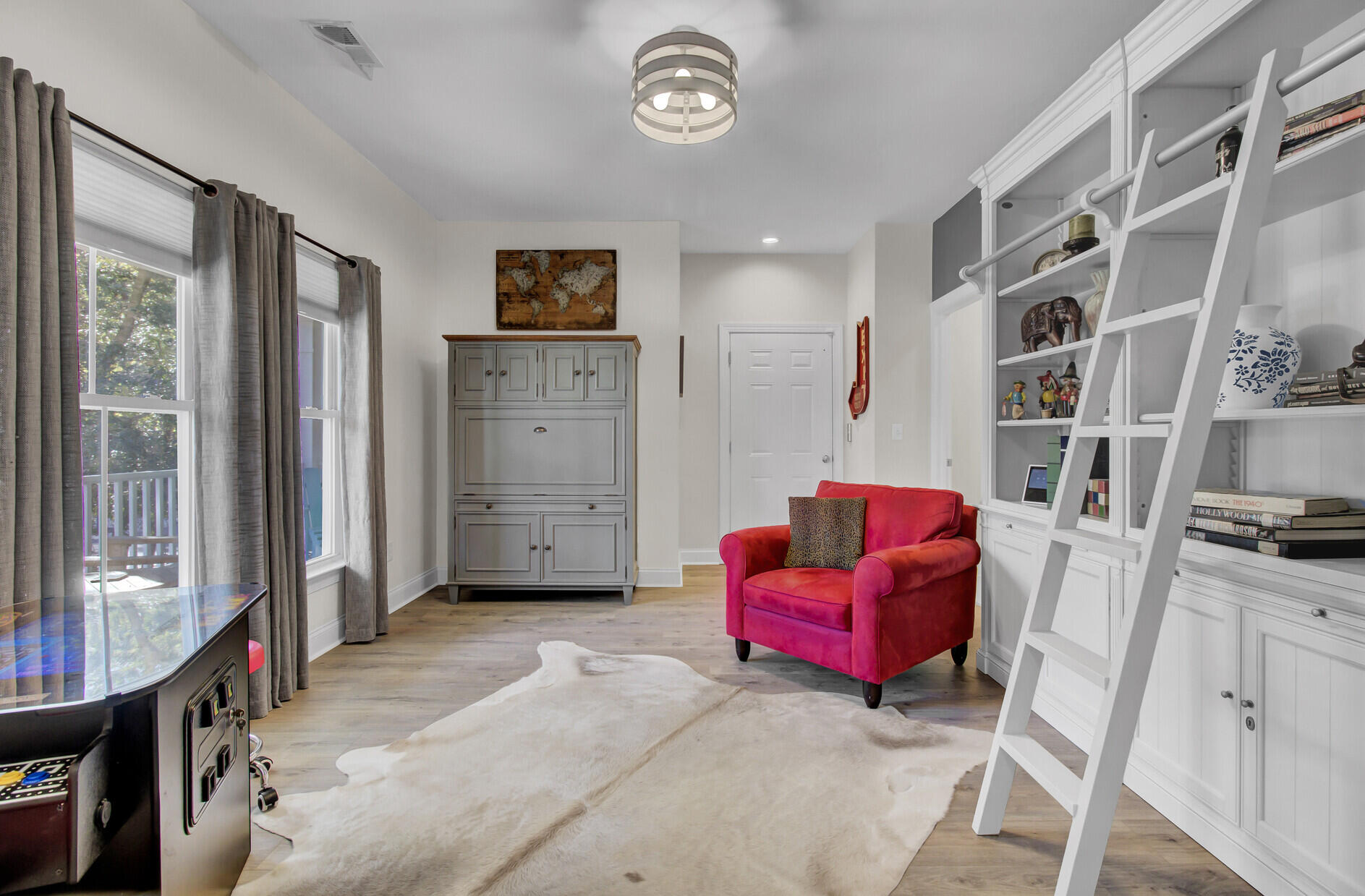 2516 Charter Oaks Drive