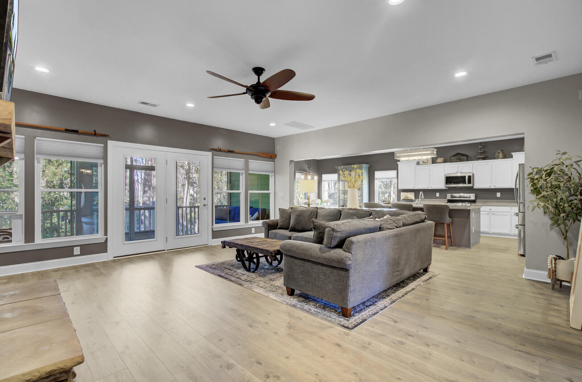 2516 Charter Oaks Drive