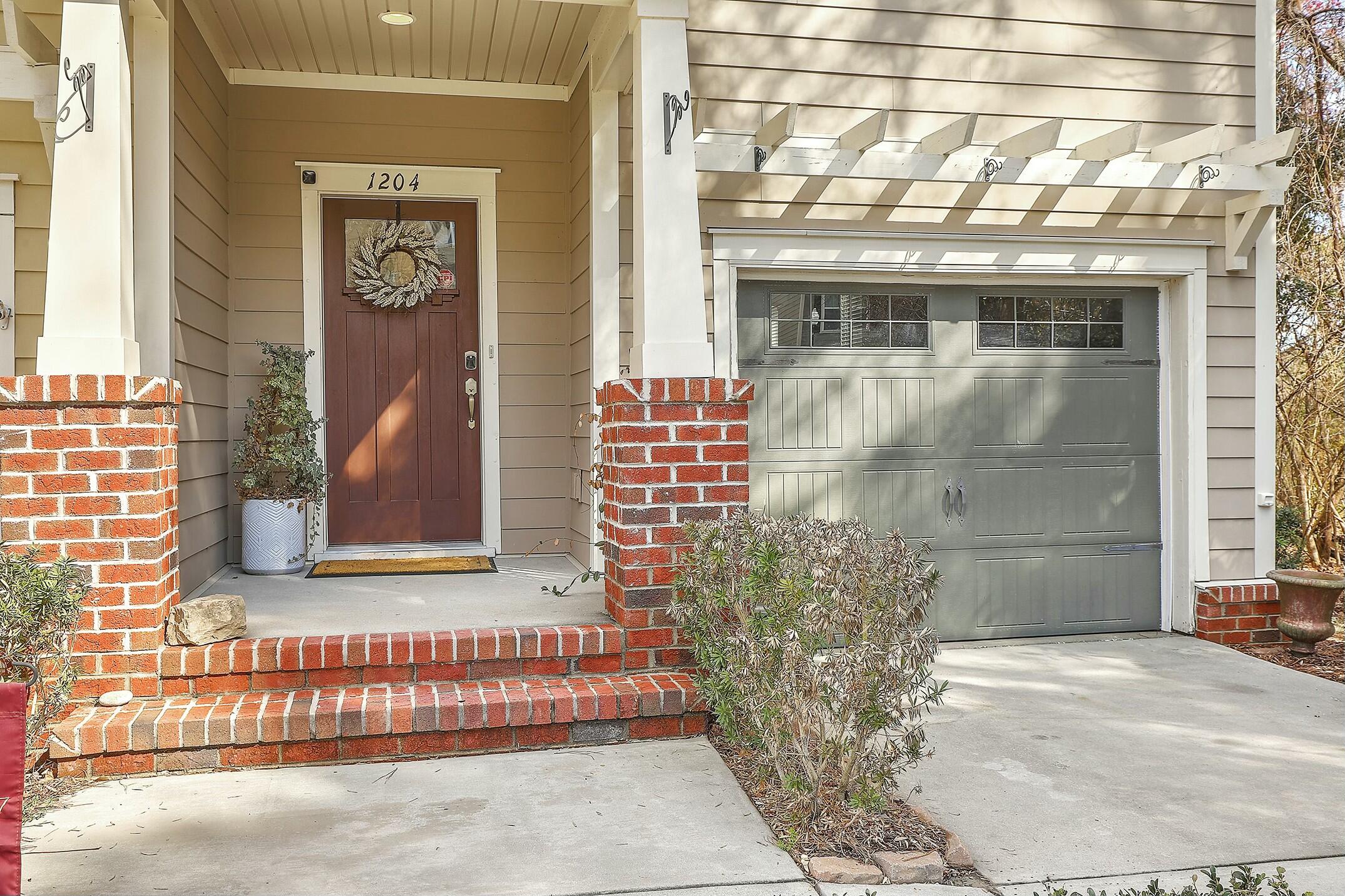 1204 Dingle Road
