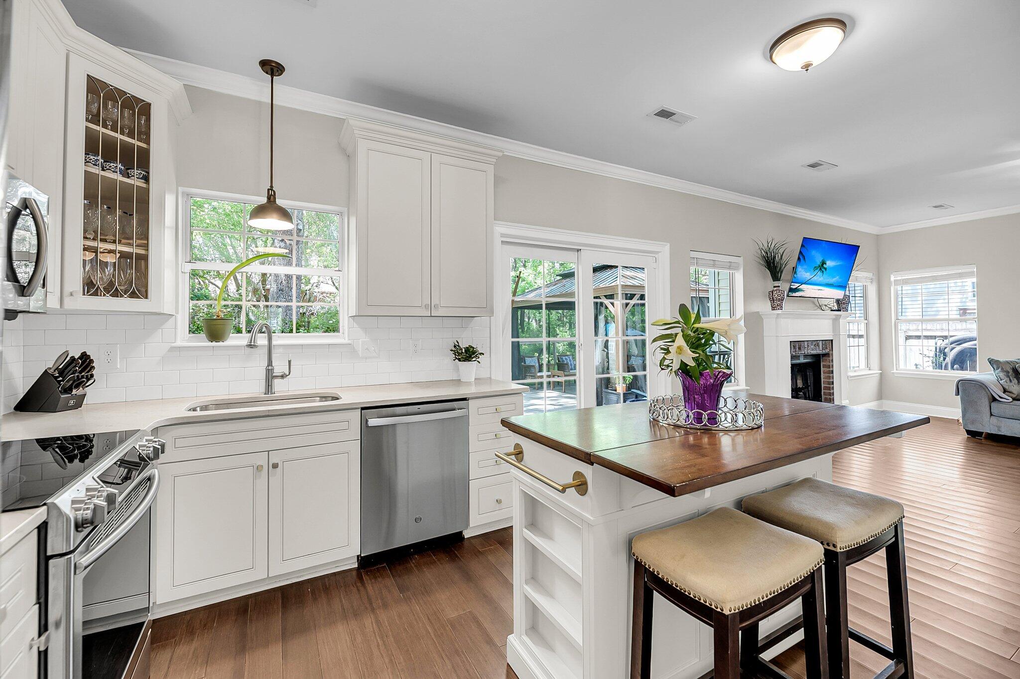1938 Oak Tree Lane