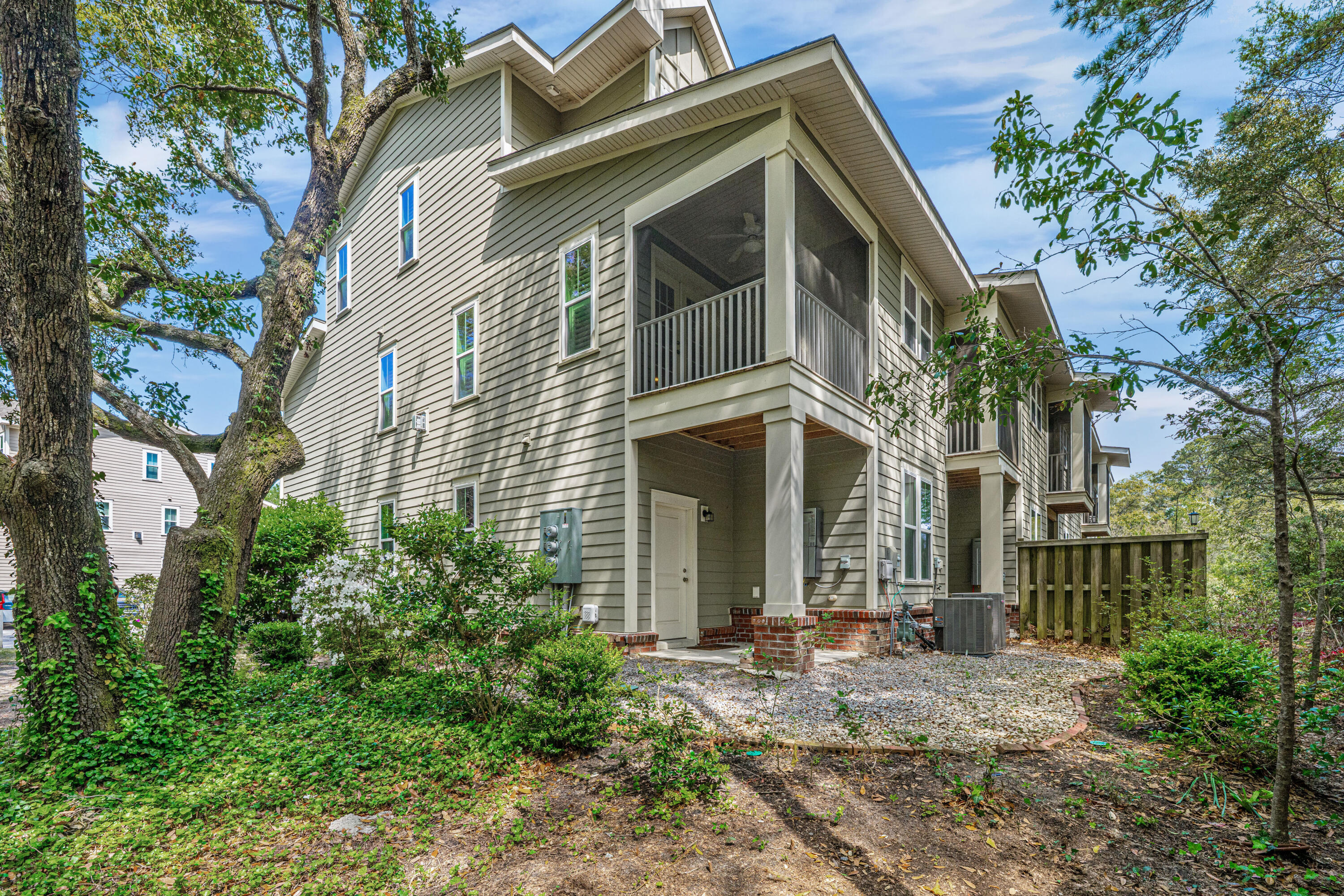 1271 Dingle Road