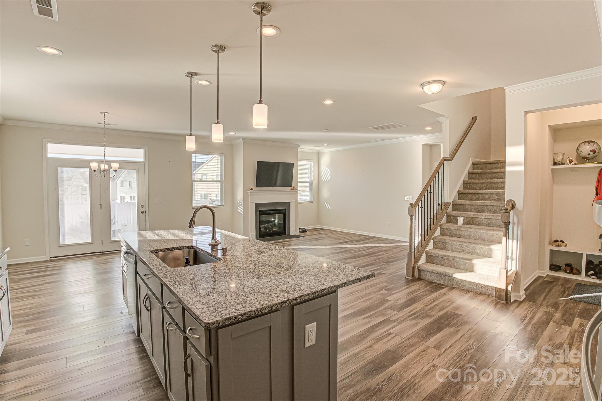 17030 Carolina Pine Row