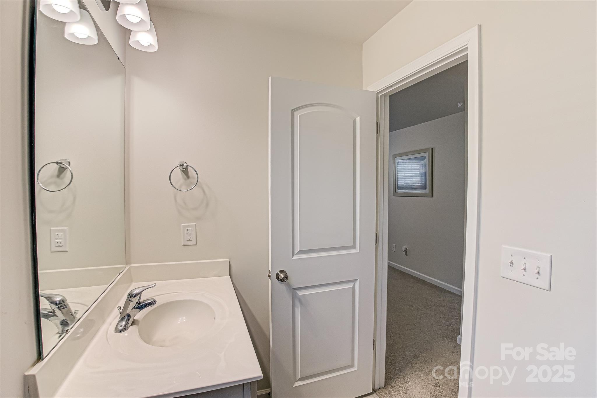 17030 Carolina Pine Row