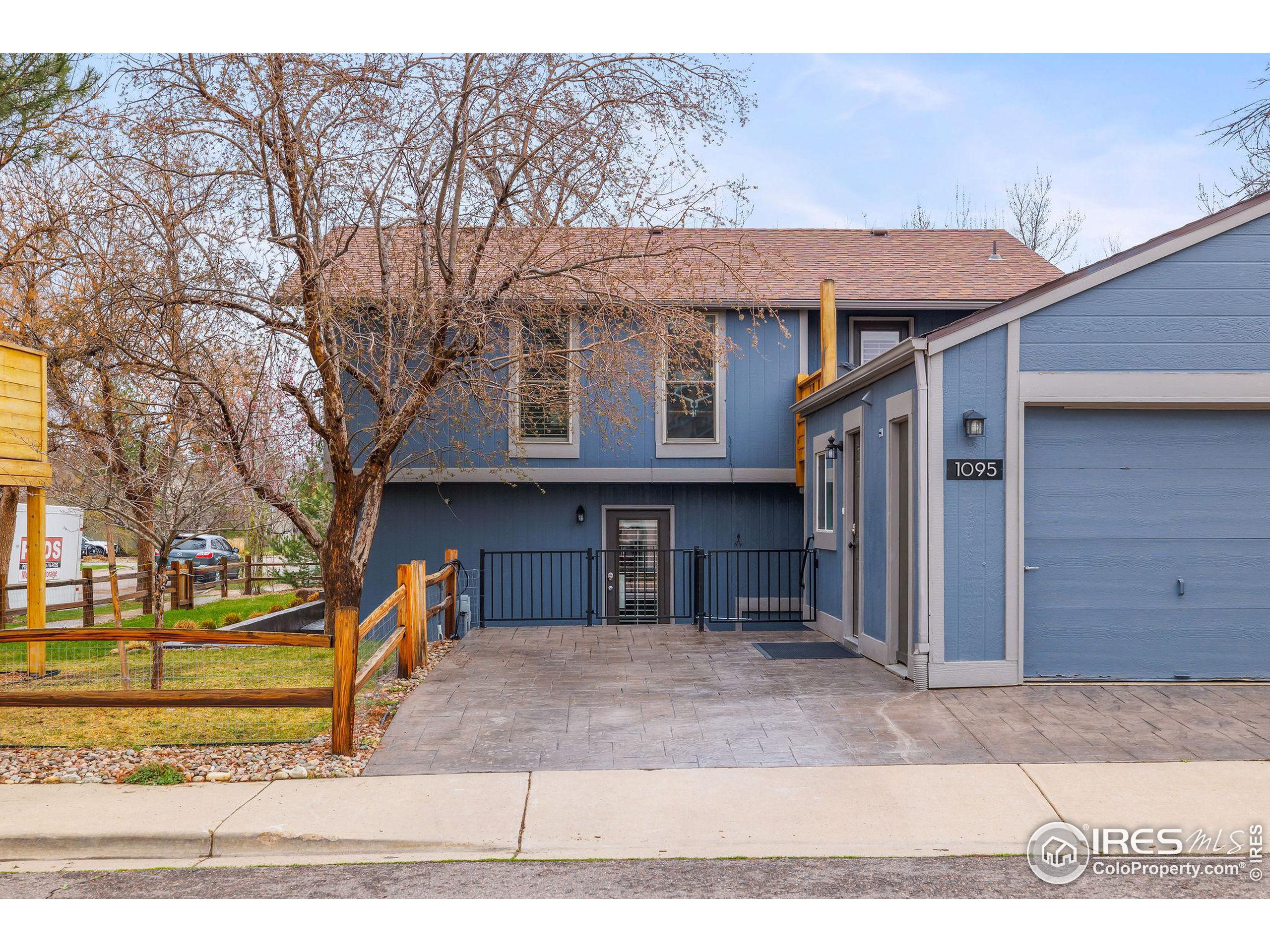 1095 Tantra Park Cir