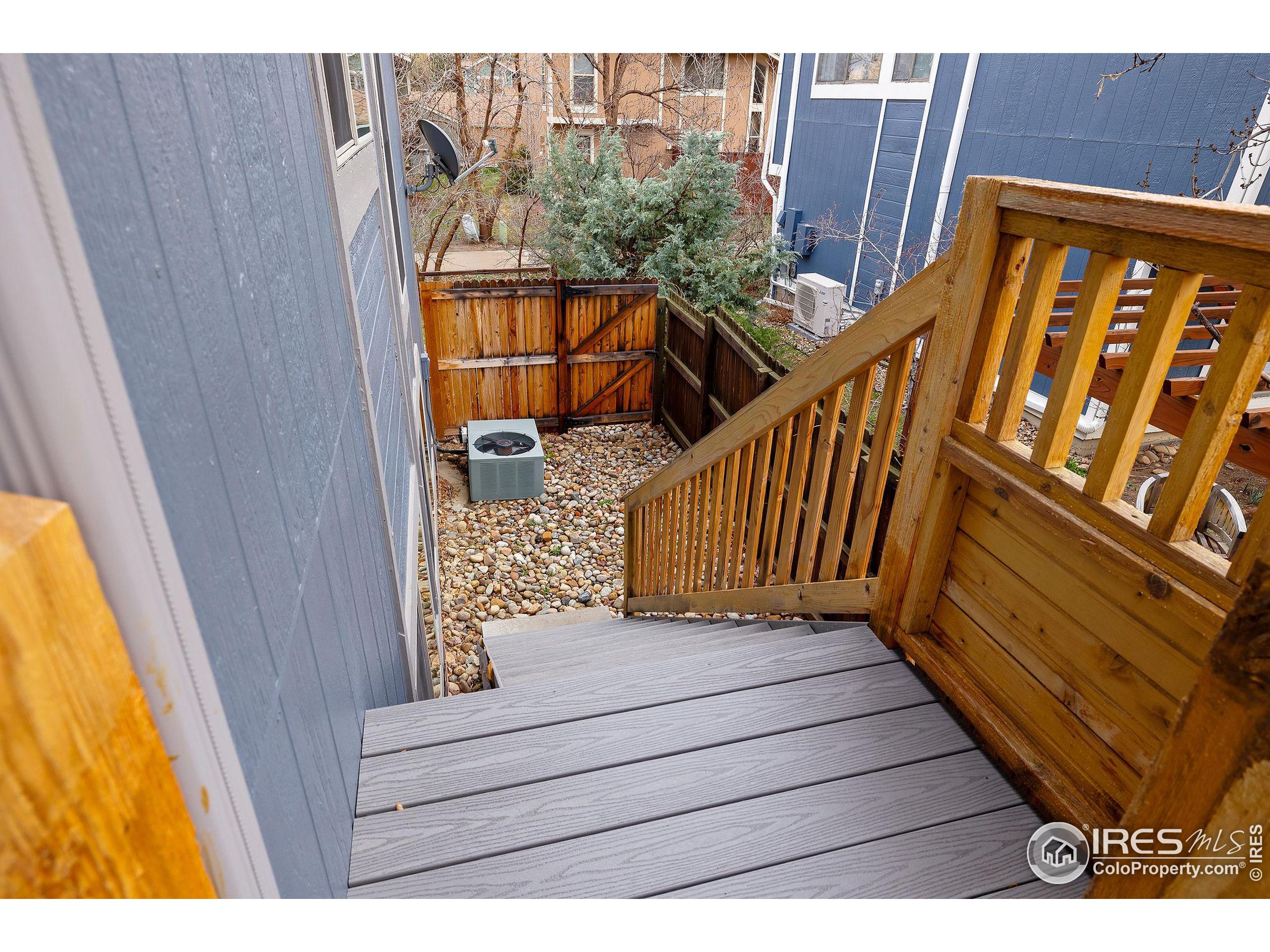 1095 Tantra Park Cir