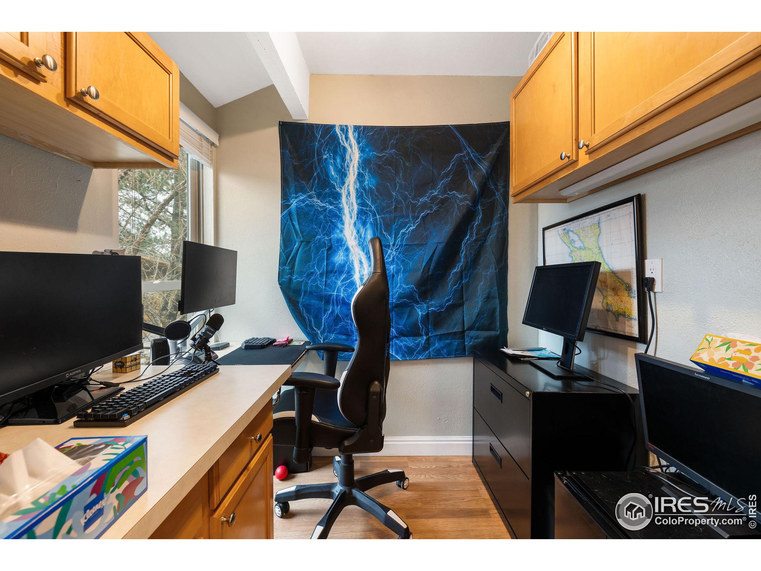 1095 Tantra Park Cir