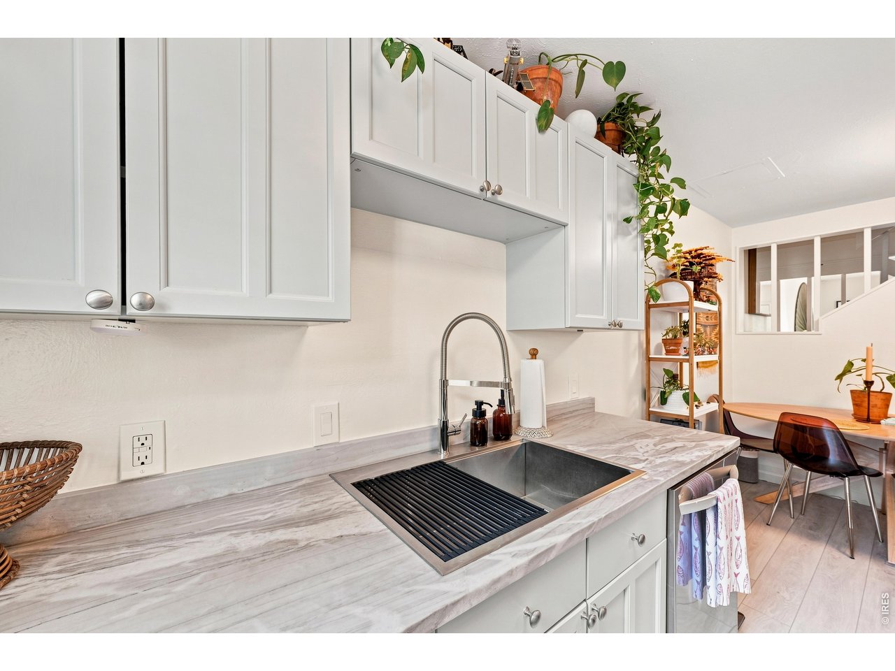 1111 Maxwell Ave 228