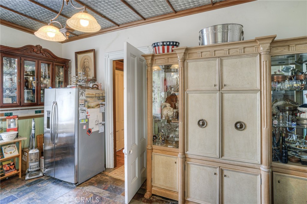 2175 Robinson Street