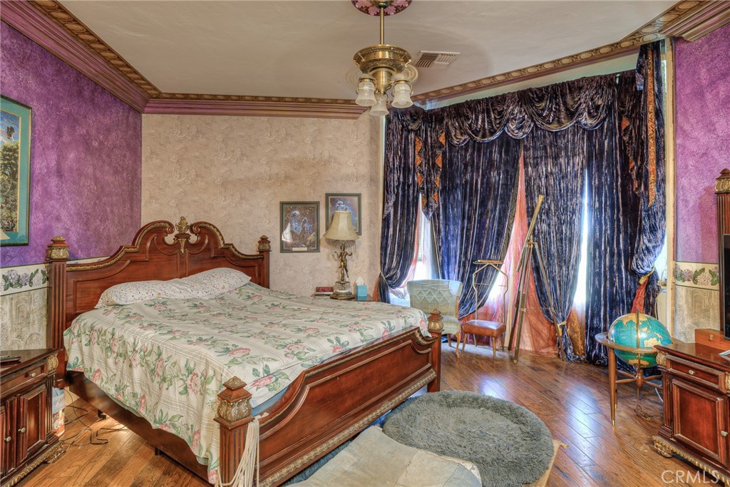 2175 Robinson Street