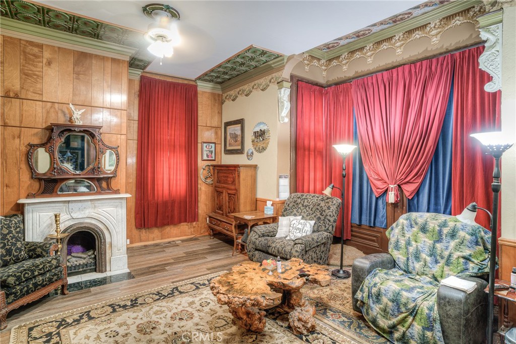 2175 Robinson Street