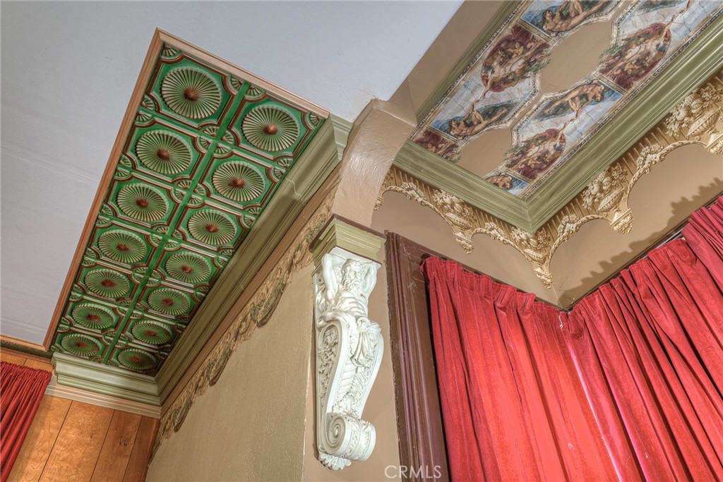 2175 Robinson Street