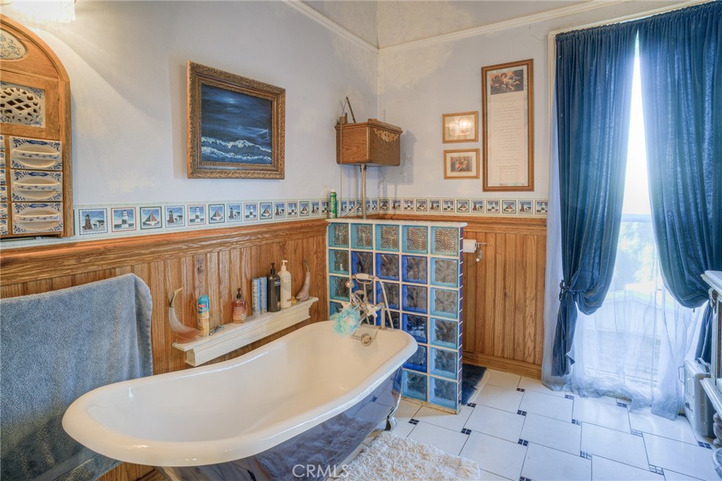 2175 Robinson Street