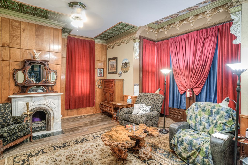 2175 Robinson Street