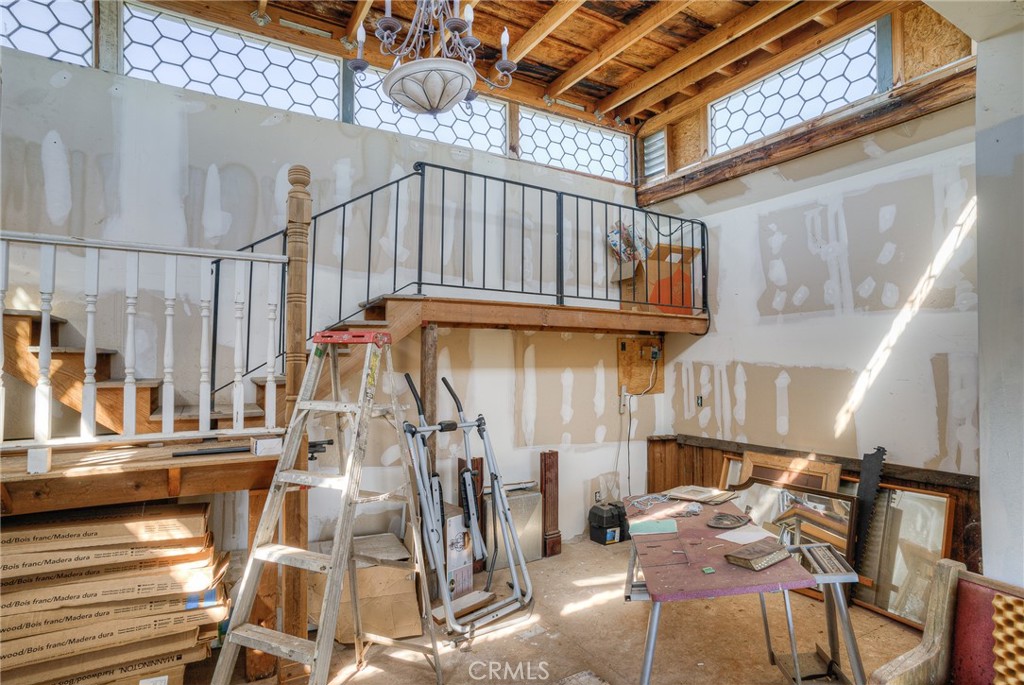 2175 Robinson Street