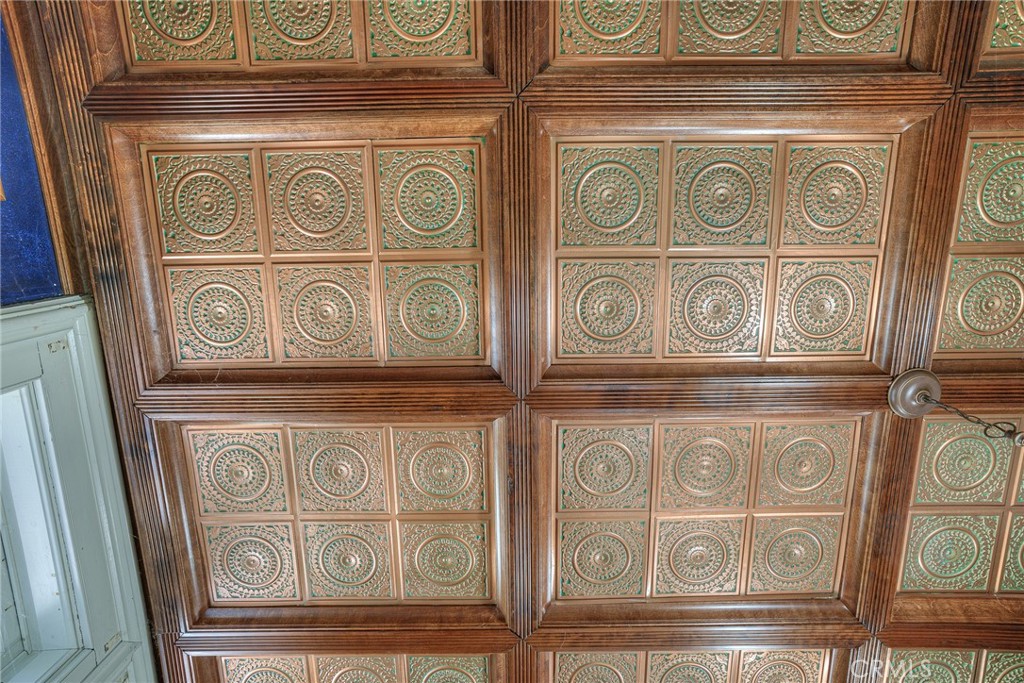 2175 Robinson Street