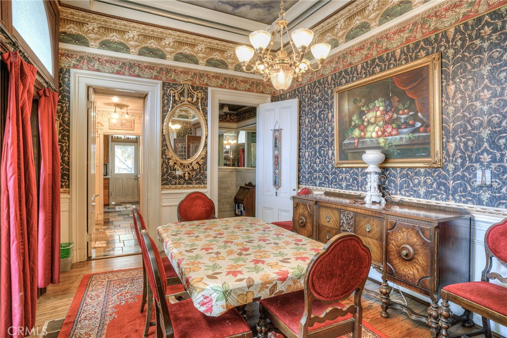 2175 Robinson Street