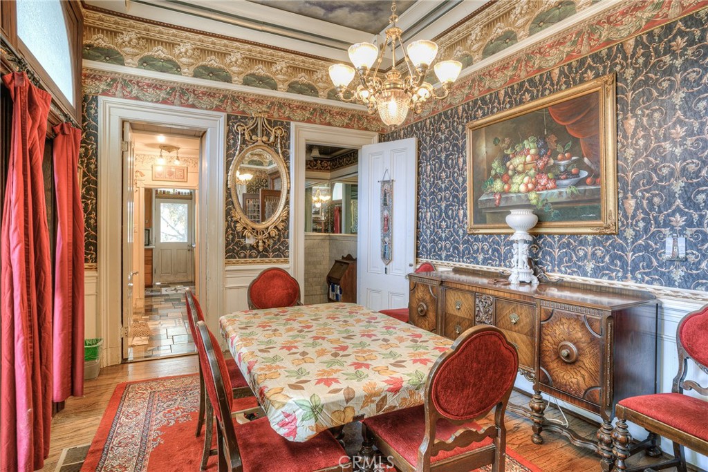 2175 Robinson Street