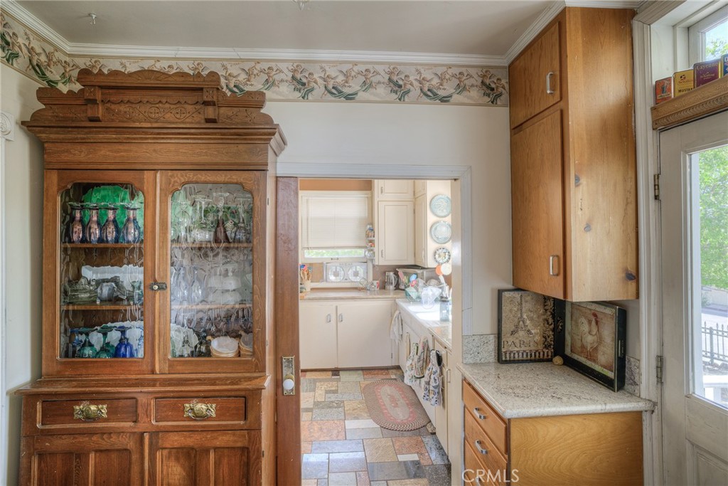 2175 Robinson Street