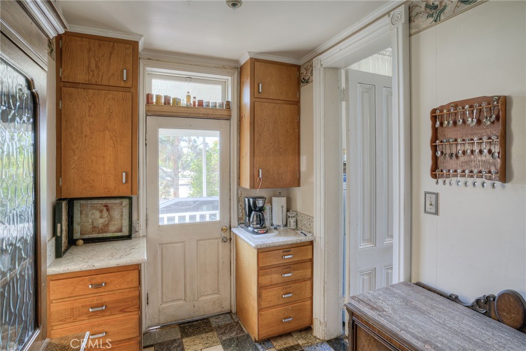 2175 Robinson Street