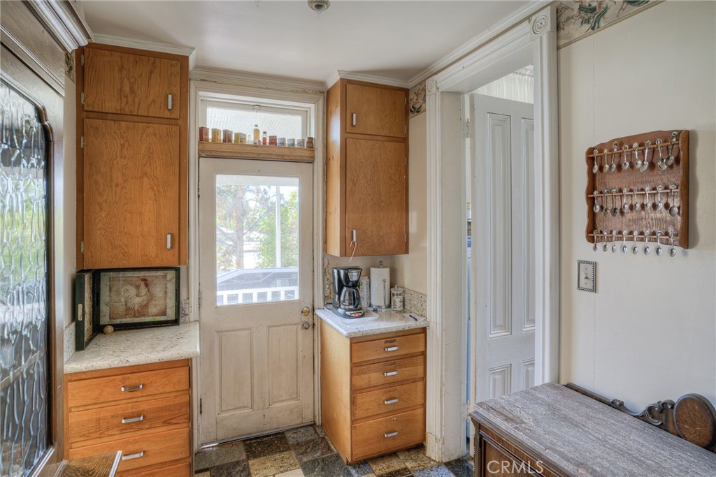 2175 Robinson Street