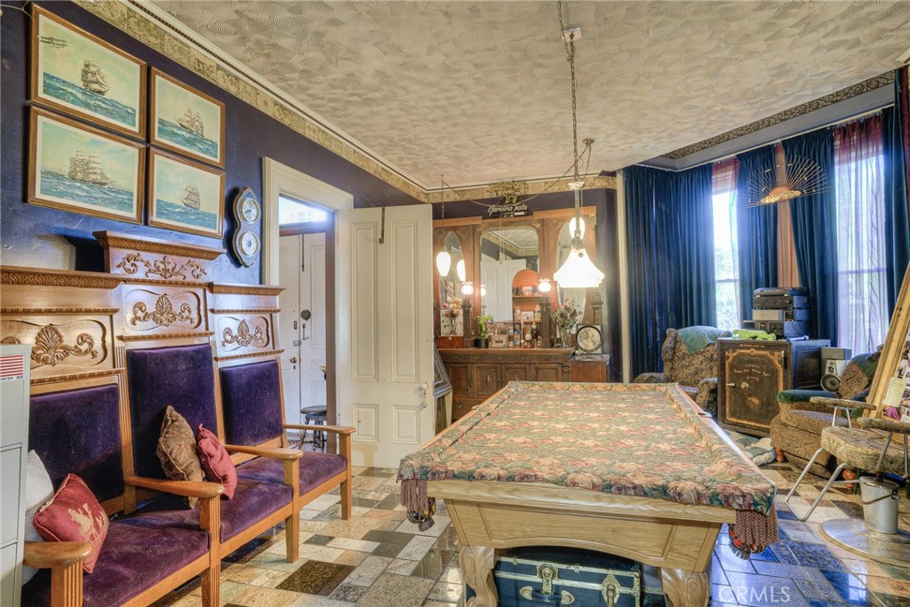 2175 Robinson Street