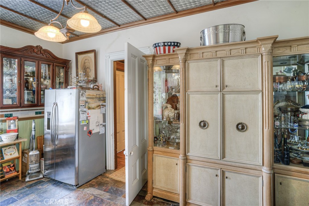 2175 Robinson Street