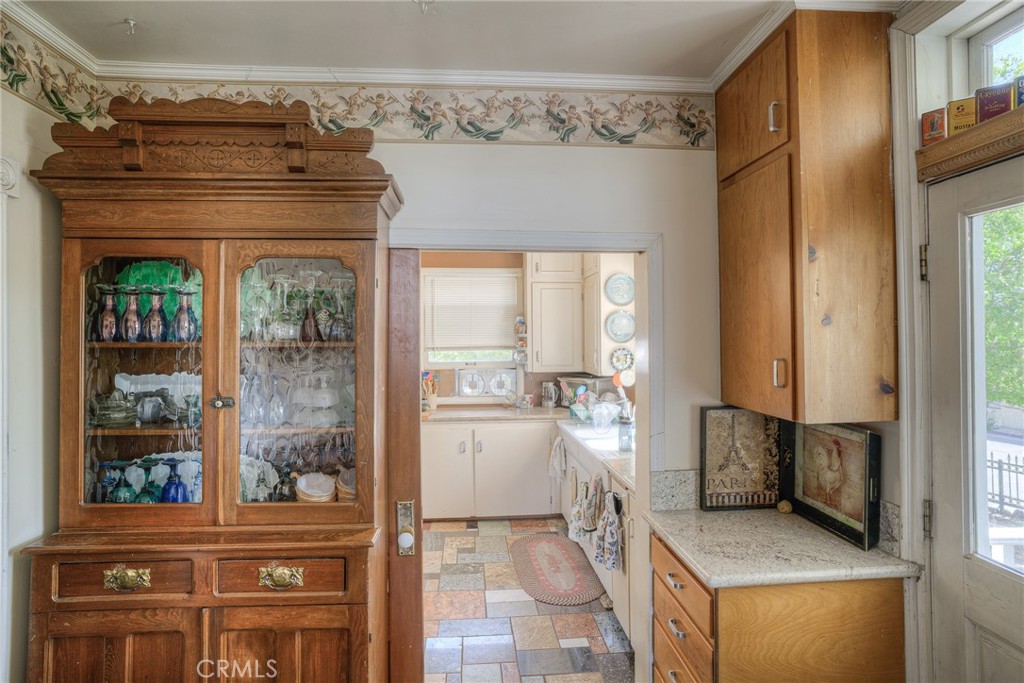 2175 Robinson Street