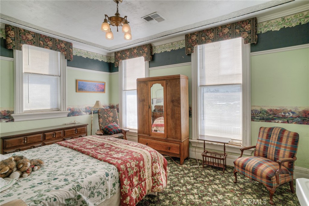 2175 Robinson Street