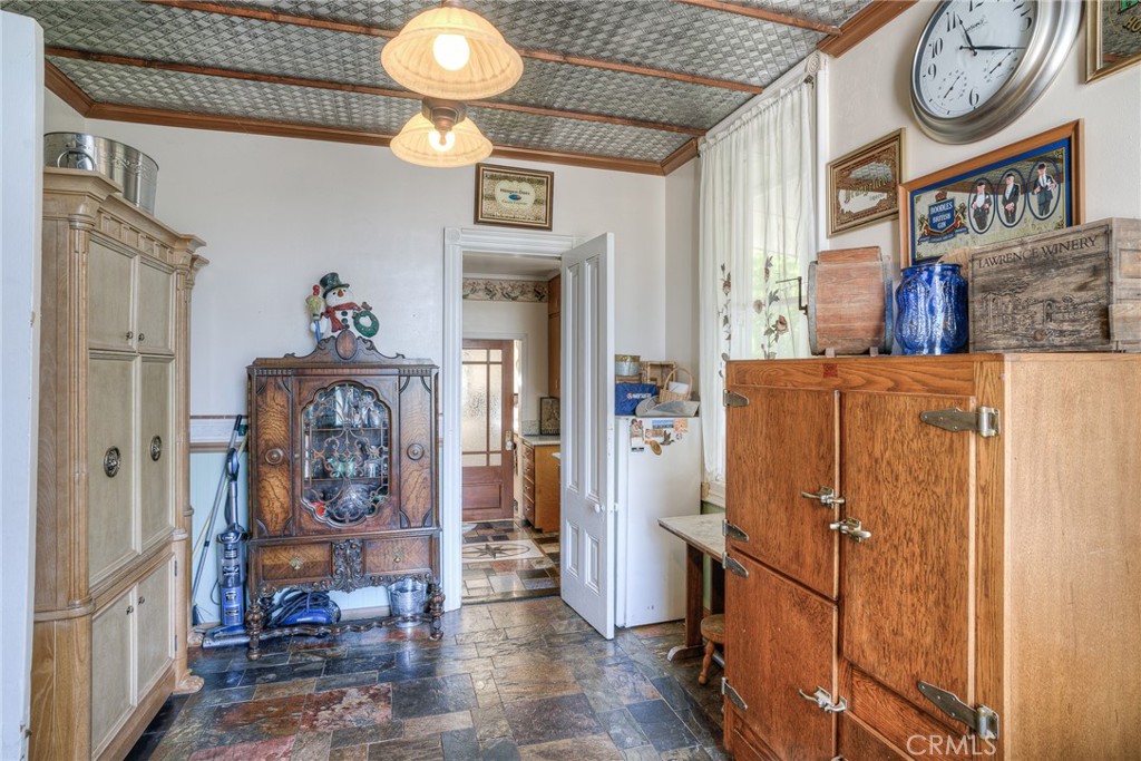 2175 Robinson Street