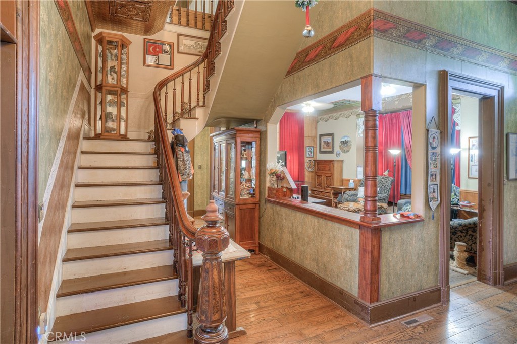 2175 Robinson Street