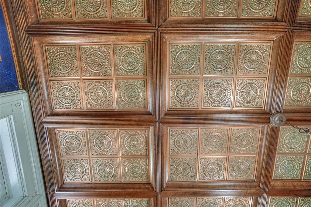 2175 Robinson Street