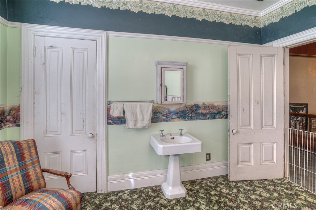 2175 Robinson Street